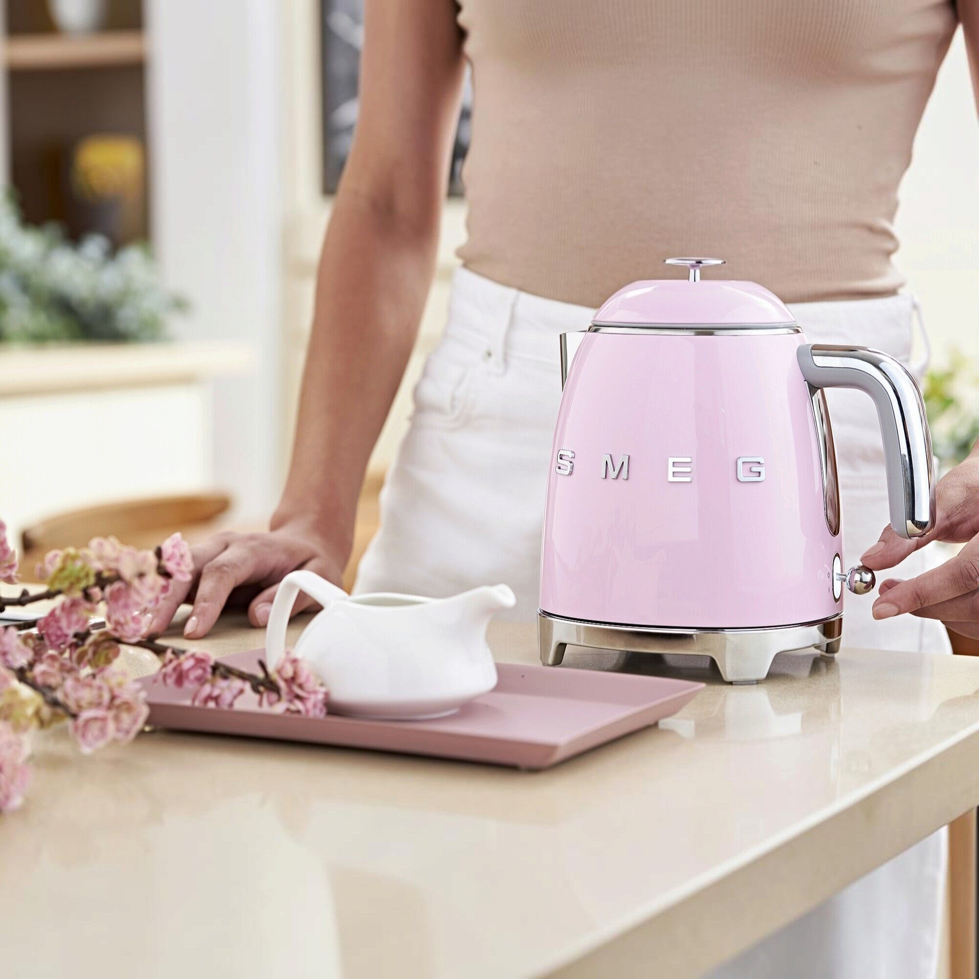 Smeg KLF05PKEU Vattenkokare rosa