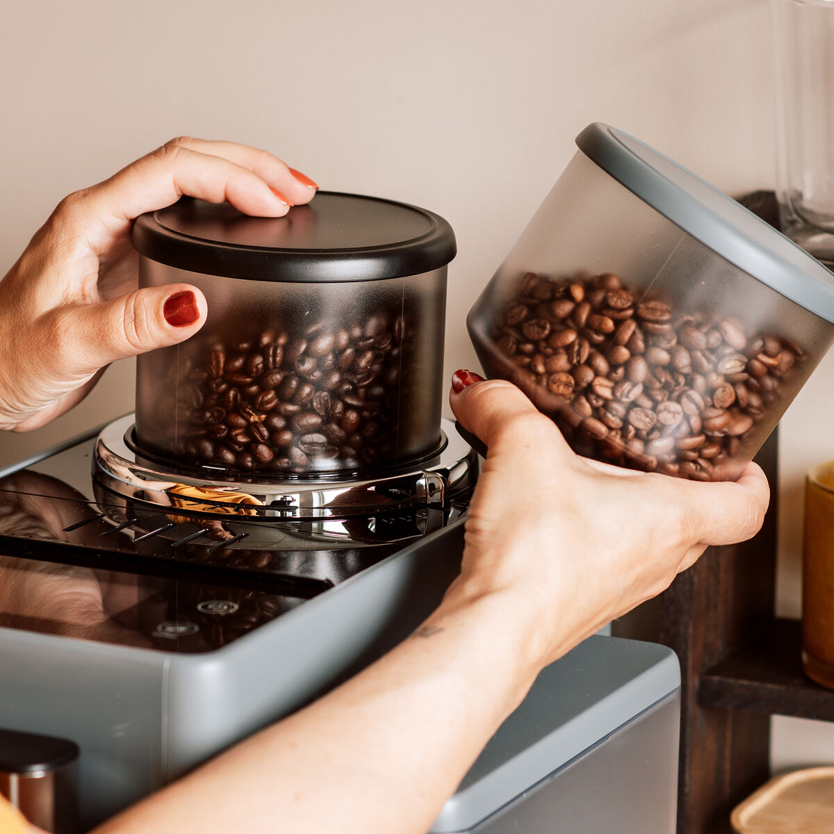 Delonghi Rivelia EXAM440.55.G Täysautomaattinen kahvinkeitin, harmaa