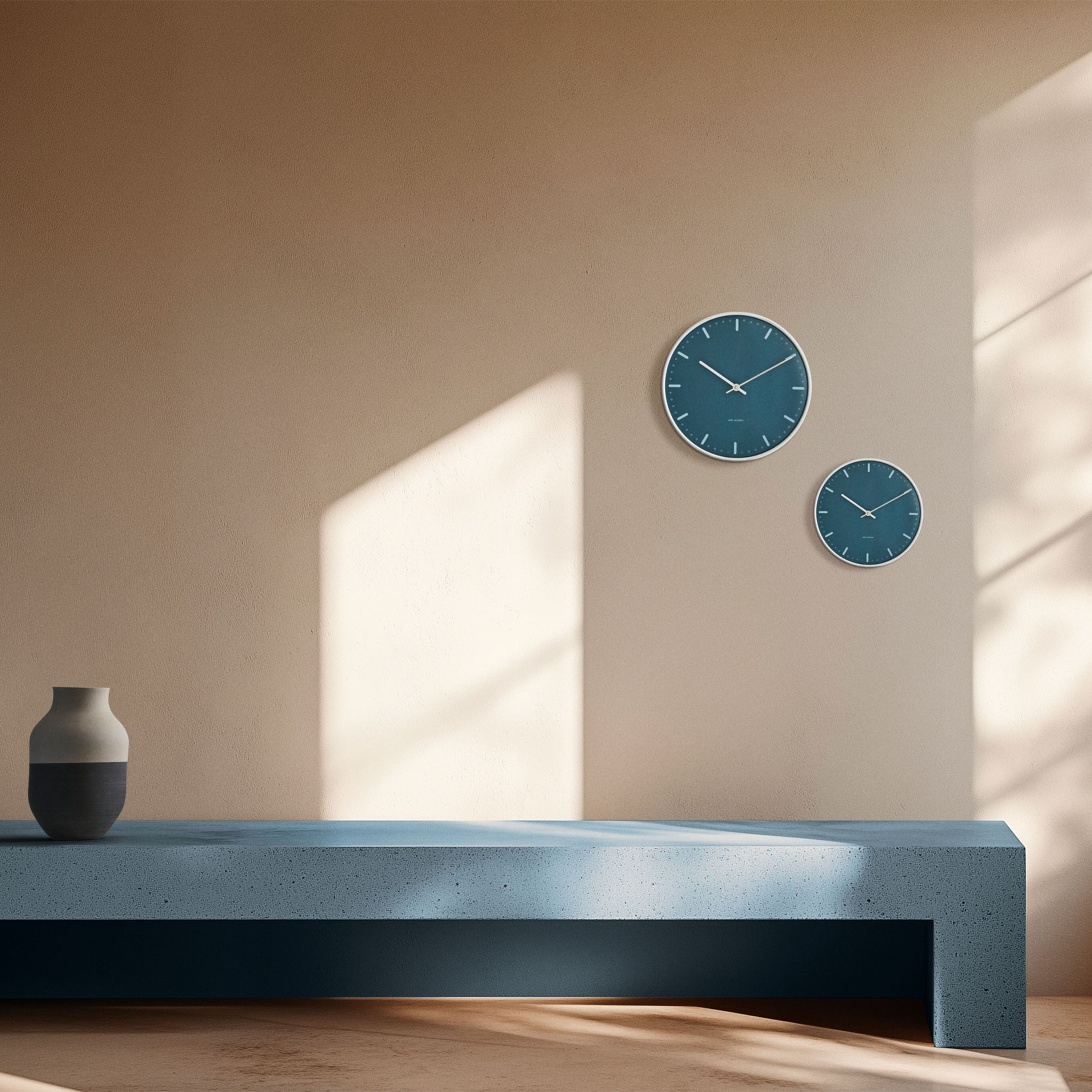 City Hall veggklokke 21 cm, blå