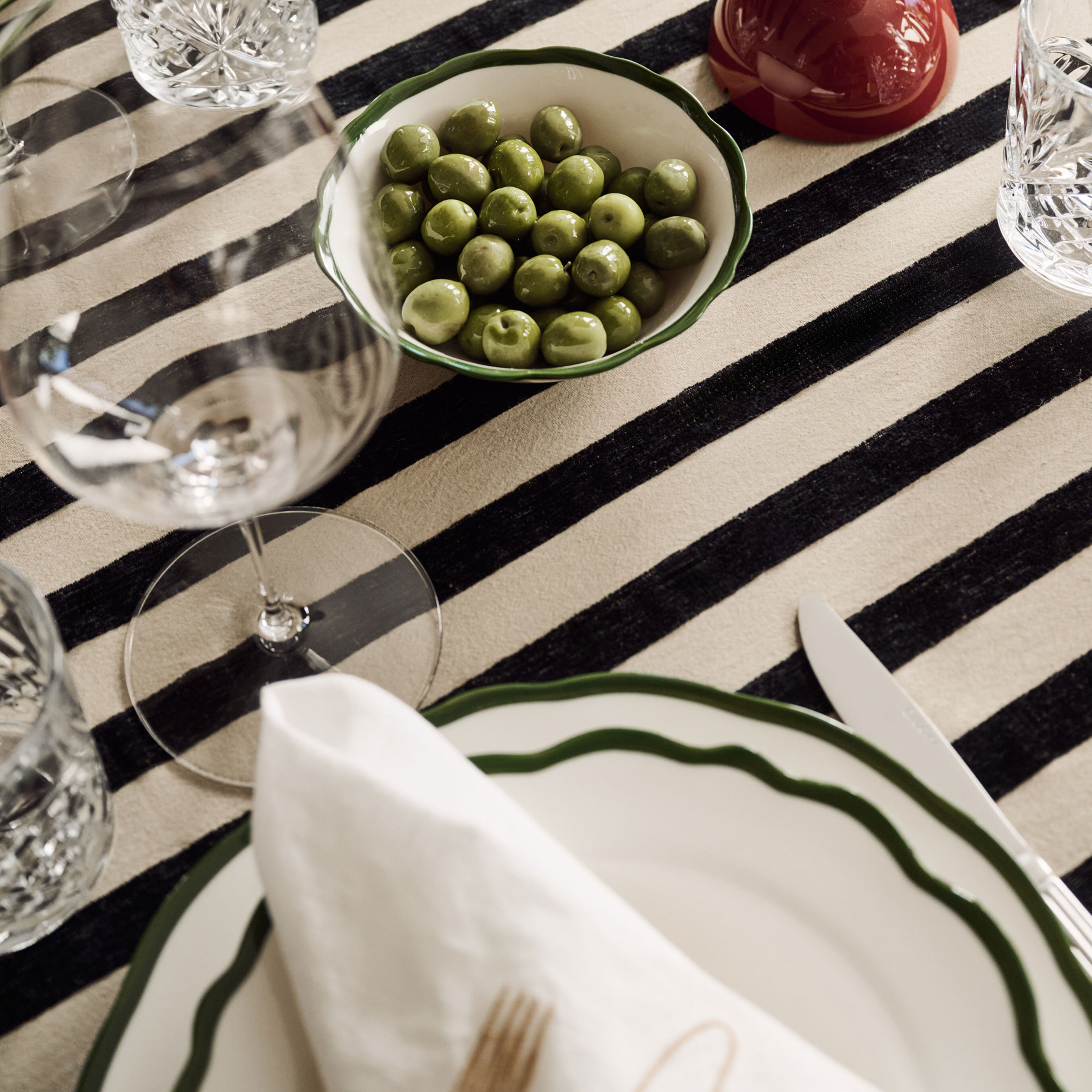 Fleur Assiett 21 cm, tummanvihreä