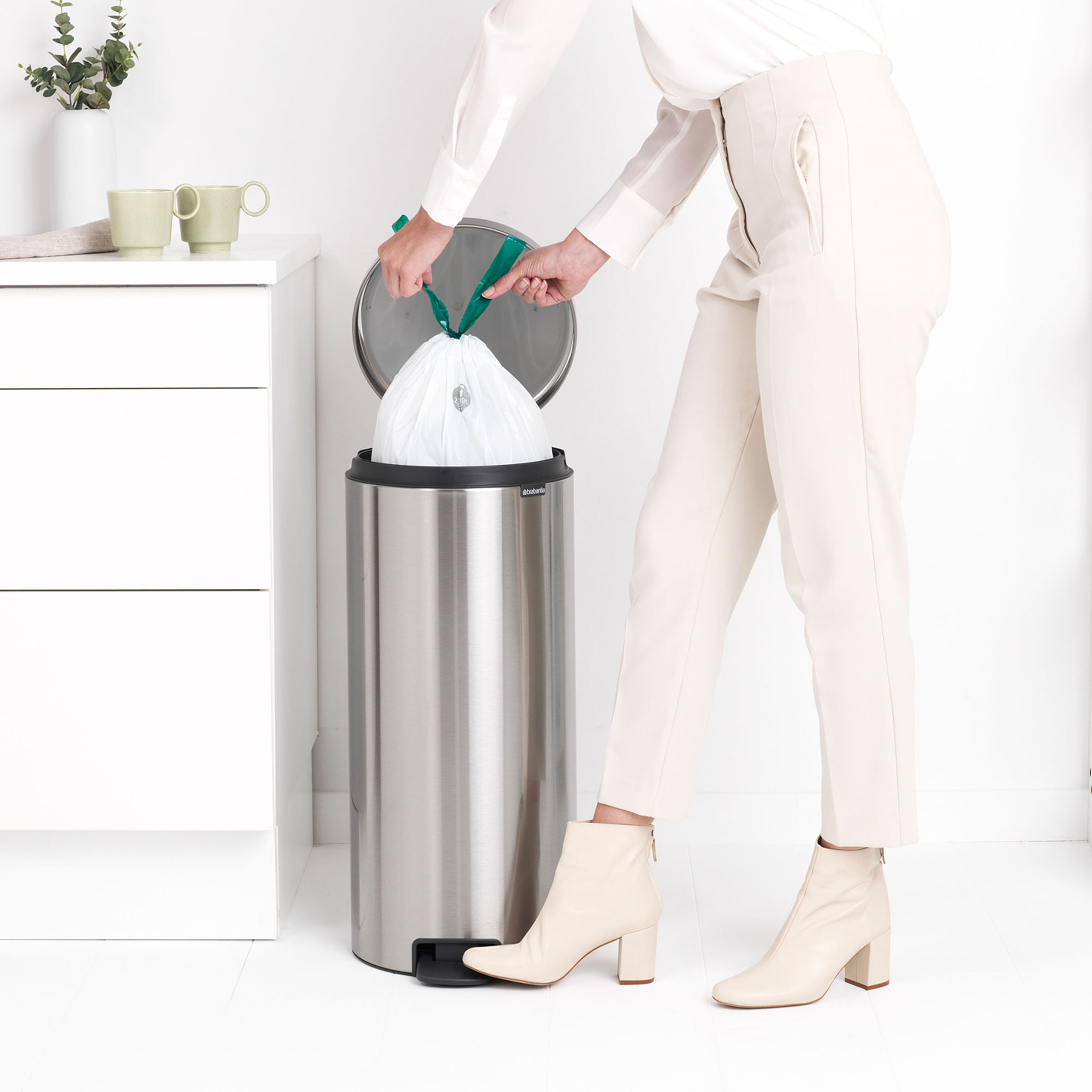 NewIcon pedalbøtte 30 liter, mattbørstet stål