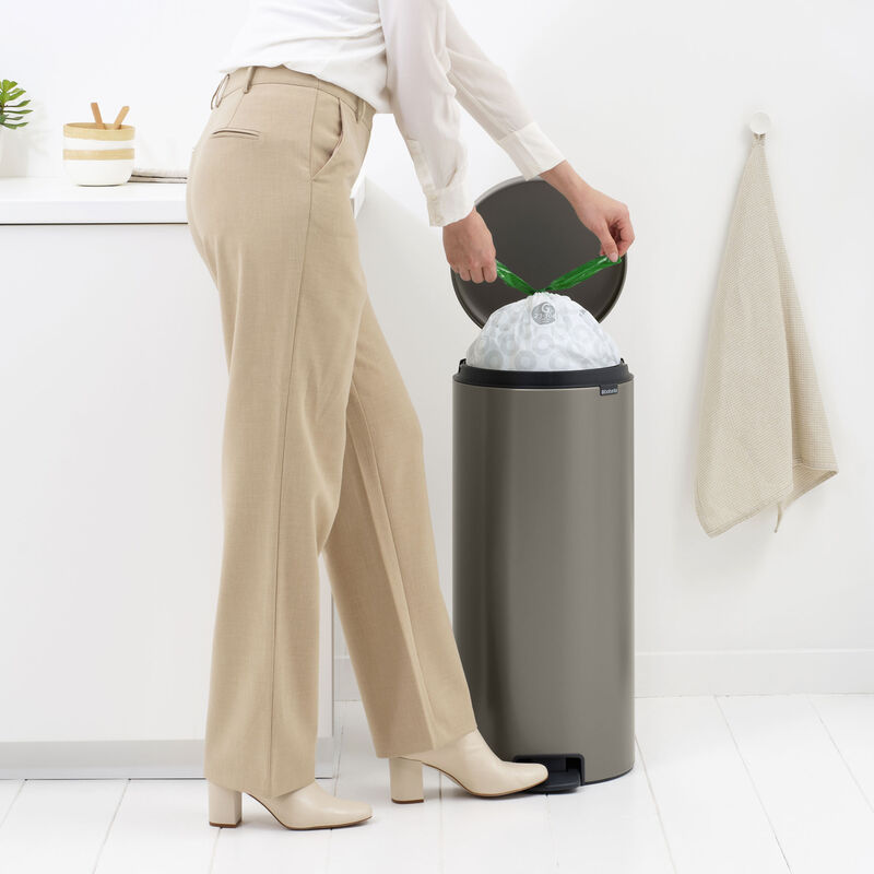 NewIcon pedalspand 30 liter, platinum