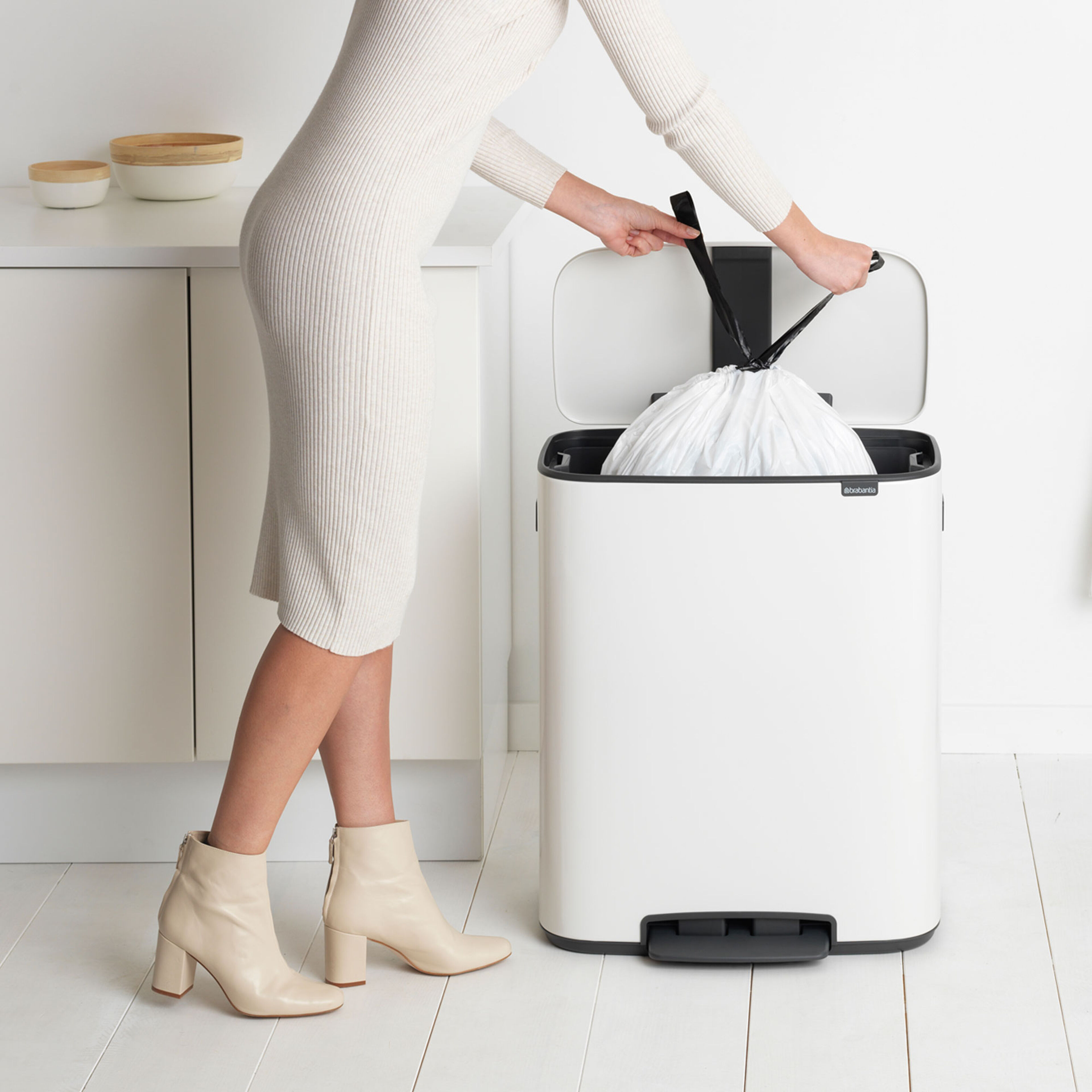 Bo pedalbøtte 60 liter, hvit