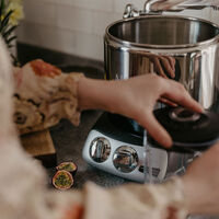 Ankarsrum Assistent AKM6230 + mixerkanna & citruspress, black