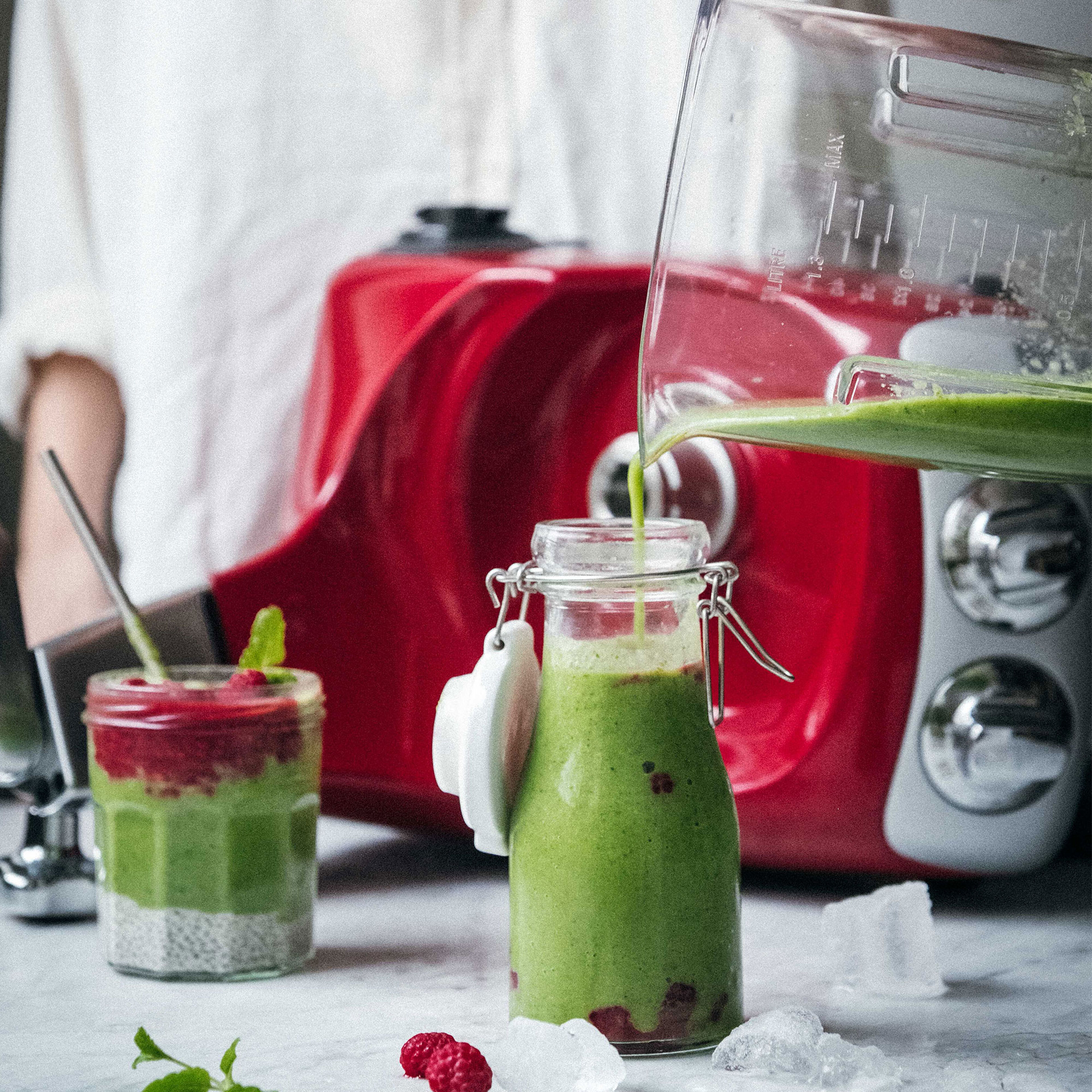 Ankarsrum Assistent AKM6230 + mixerkanna & citruspress, red