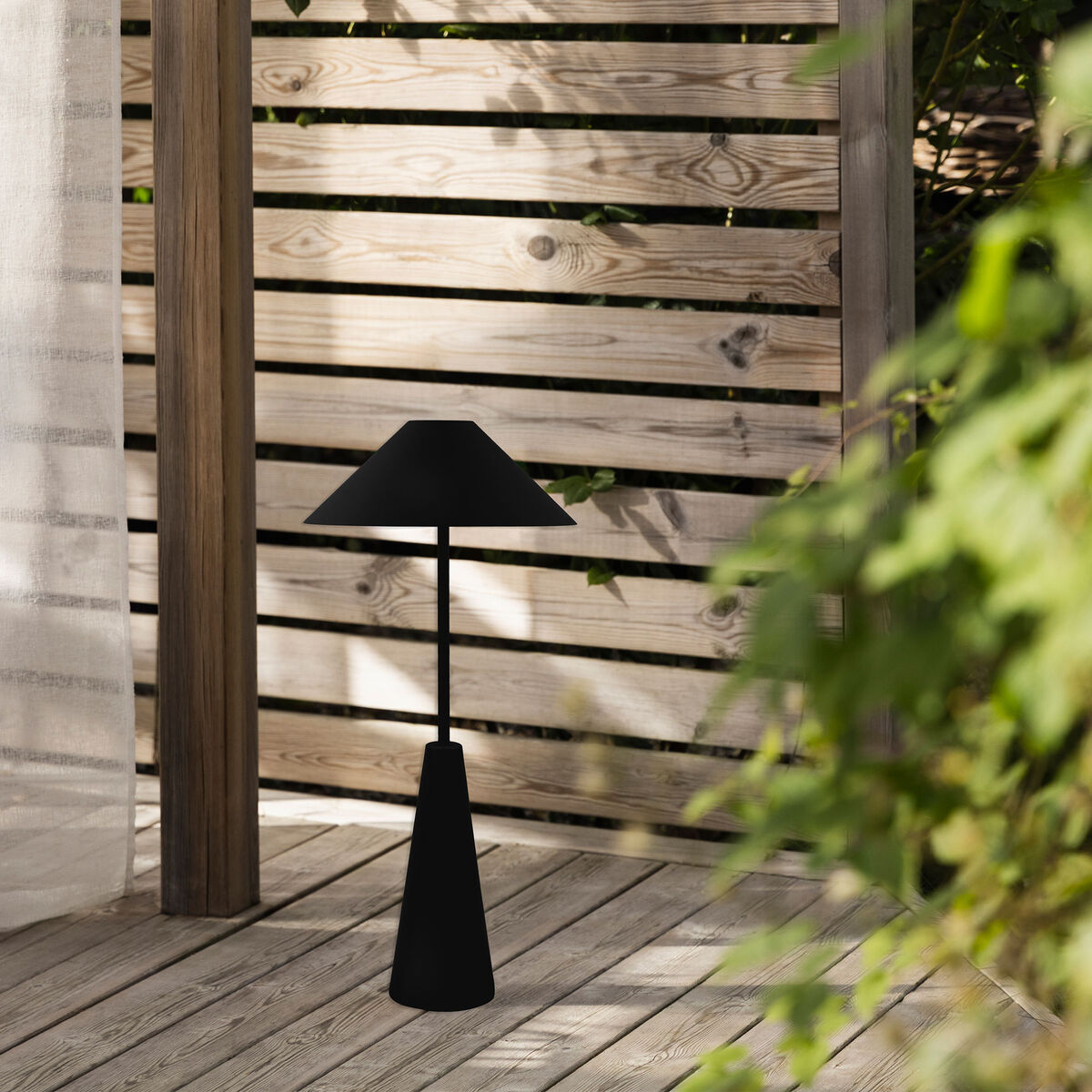 Cannes portabel golvlampa, svart