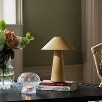 Cannes bærbar bordlampe, oat yellow