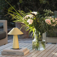Cannes bærbar bordlampe, oat yellow
