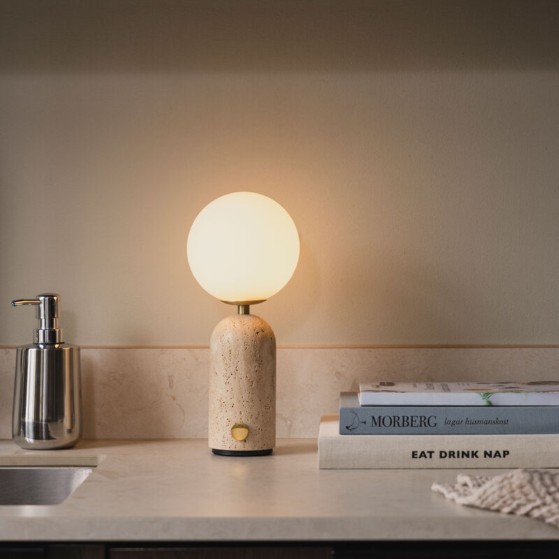 Torrano portabel bordslampa, beige travertine