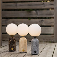 Torrano portabel bordslampa, beige travertine