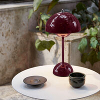 &Tradition Flowerpot VP9 bærbar lampe, dark plum