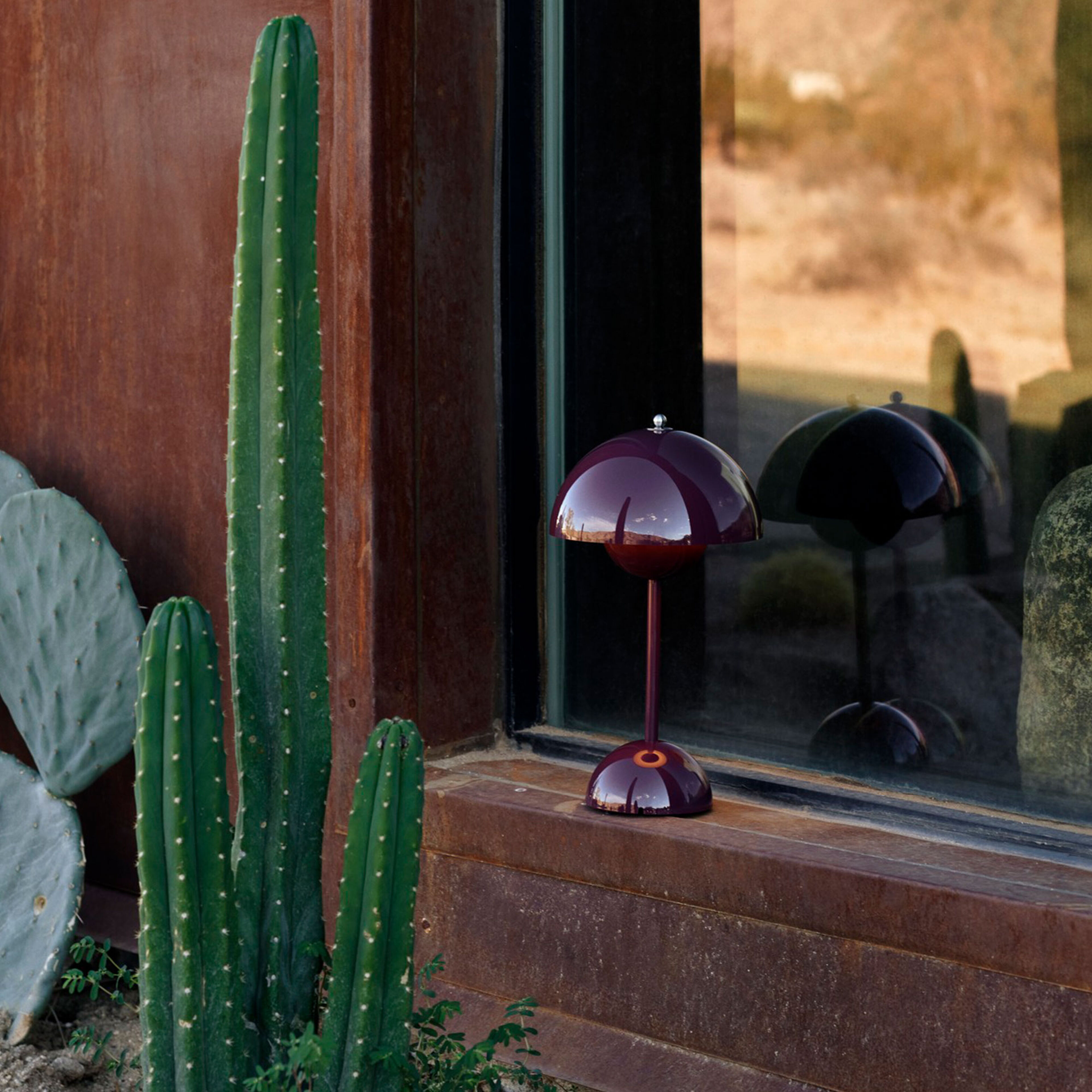 &Tradition Flowerpot VP9 bærbar lampe, dark plum