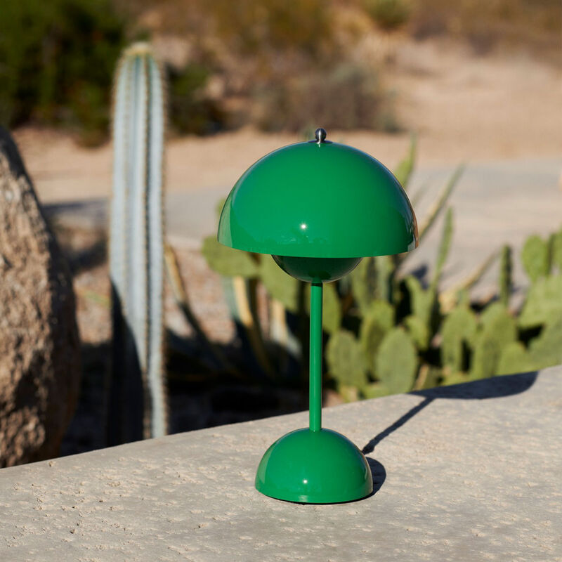 &Tradition Flowerpot VP9, signal green