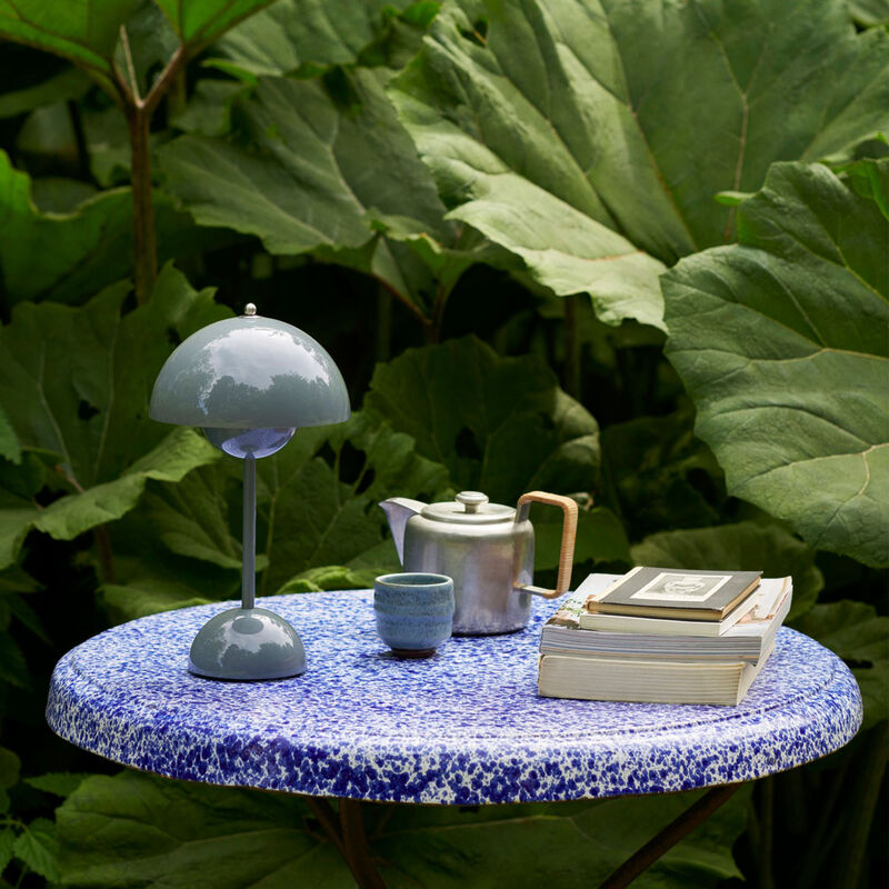 &Tradition Blomsterpotte VP9 bærbar lampe, stone blue