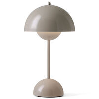 &Tradition Blomsterpotte VP9 bærbar lampe, grey beige