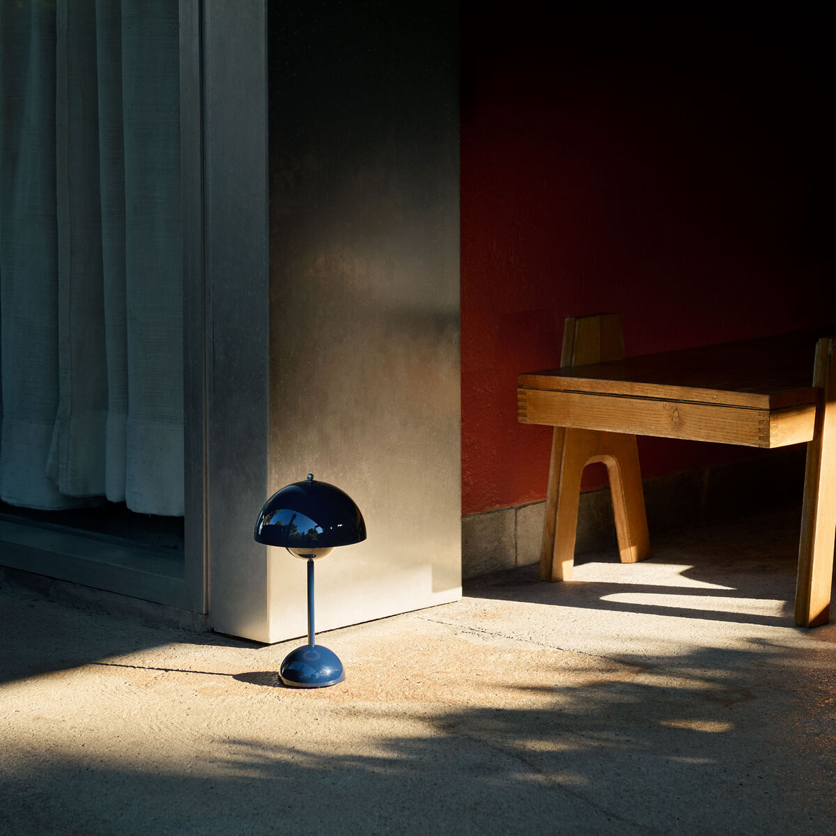 &Tradition Flowerpot VP9 bærbar lampe, steel blue