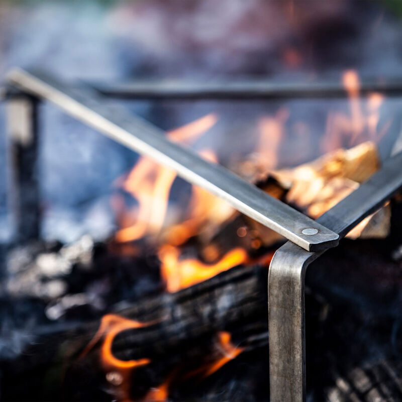 Sammenleggbart grillstativ