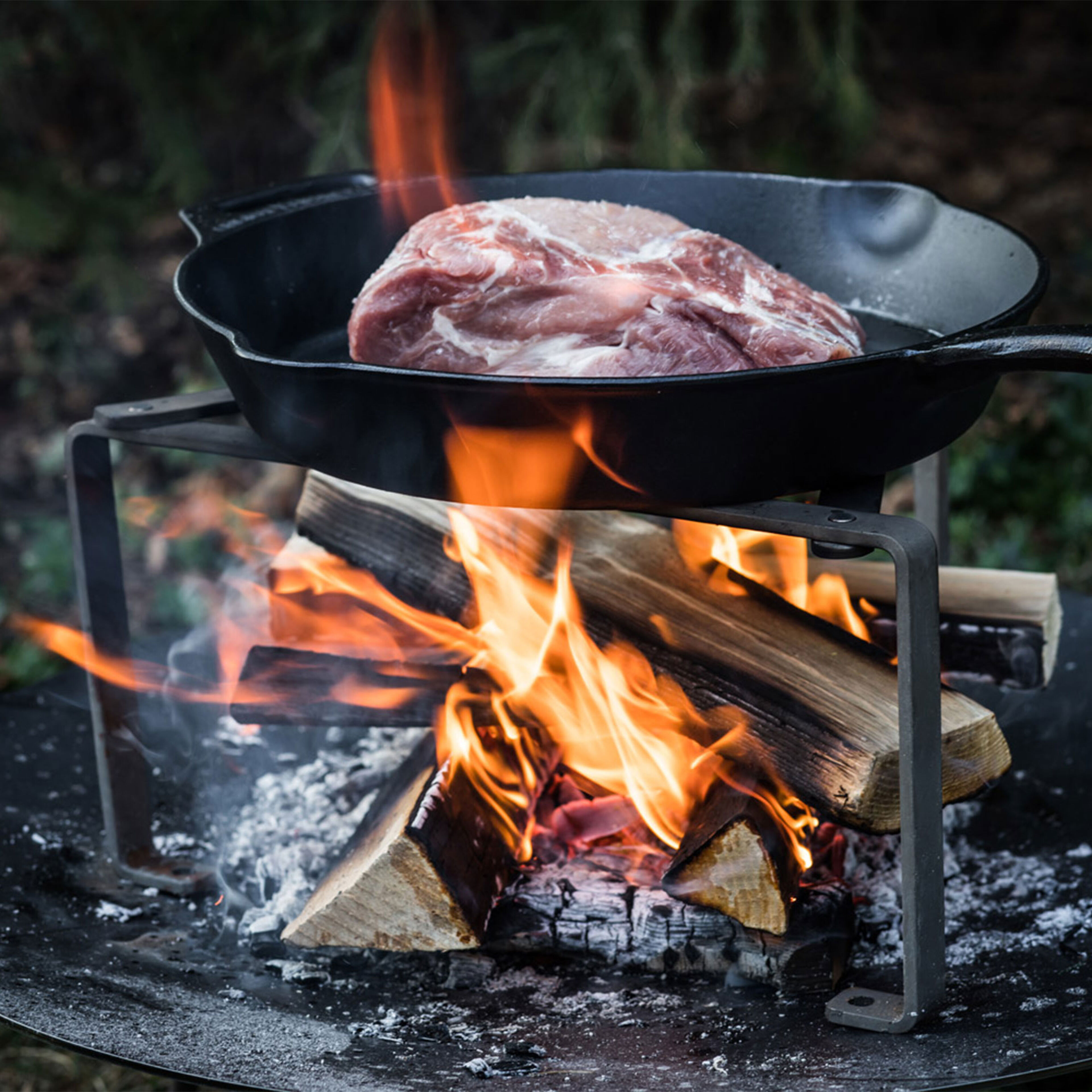 Sammenleggbart grillstativ