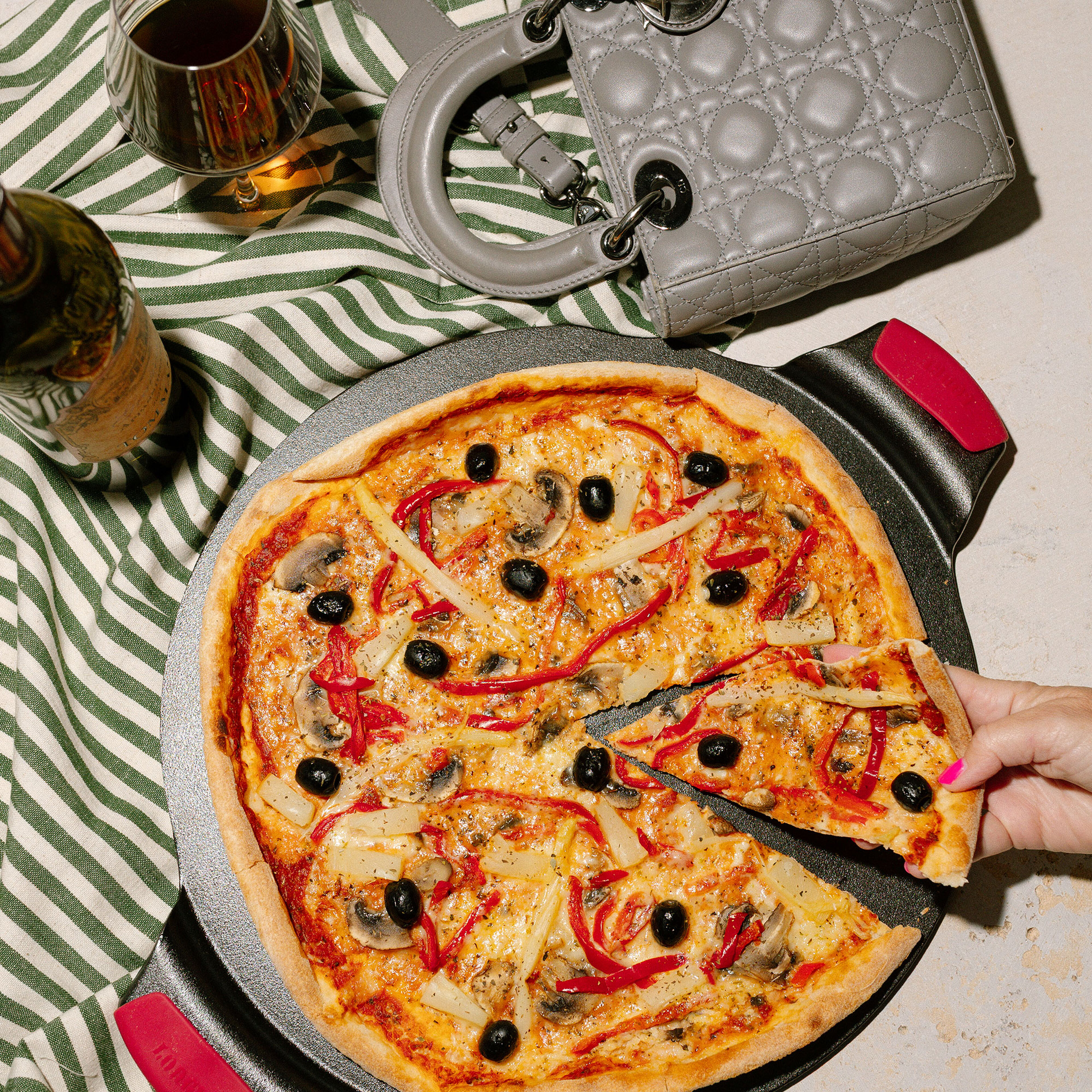 Lodge Pizzasten med håndtak, gjutjern