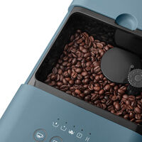 BCC12SBMEU helautomatisk espressomaskin med melkeskummer, storm blue