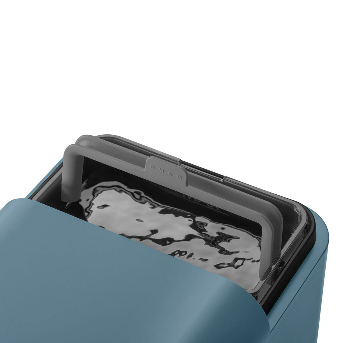 BCC12SBMEU helautomatisk espressomaskin med melkeskummer, storm blue