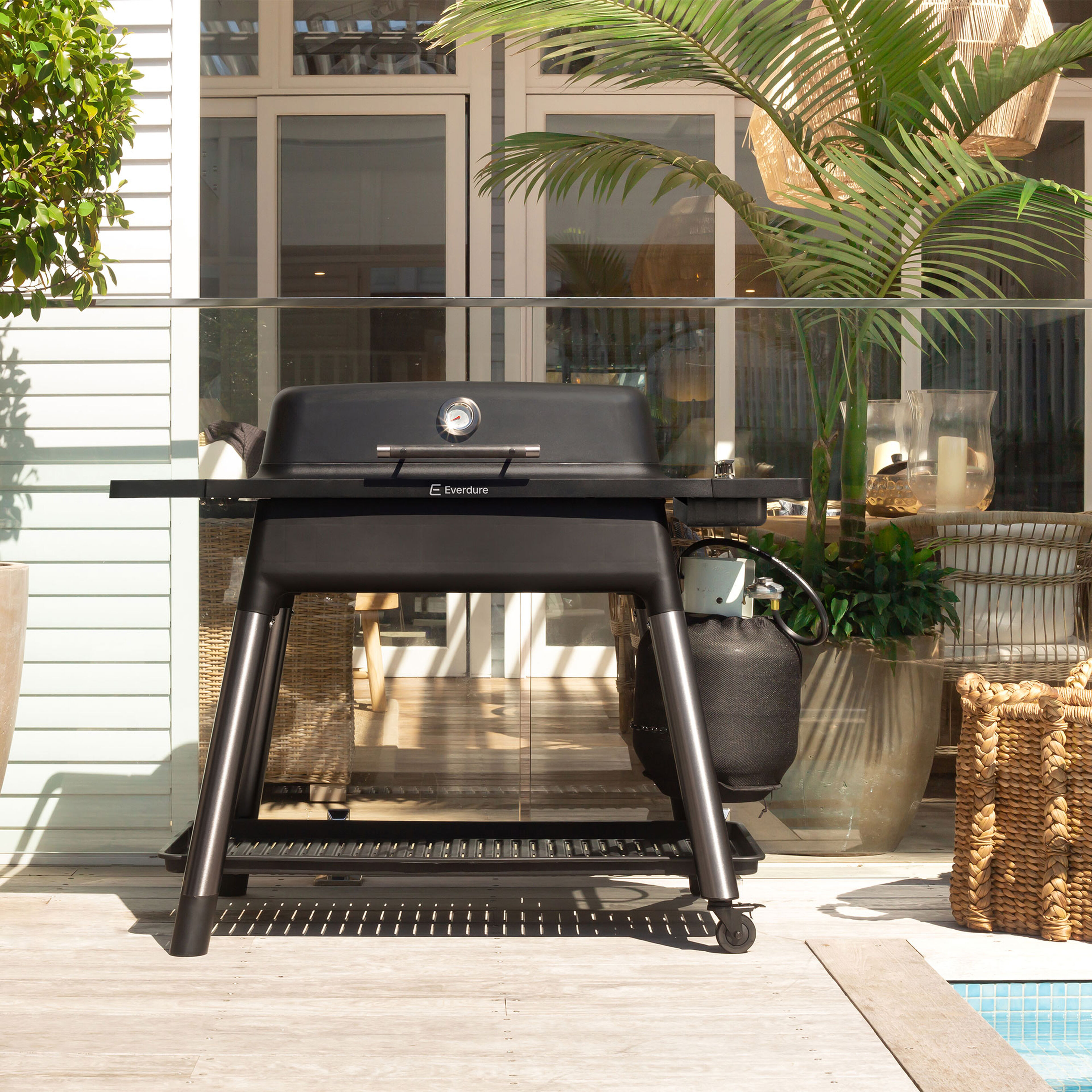 FURNACE™ Gen III gasgrill med Premium Toolkit, sort