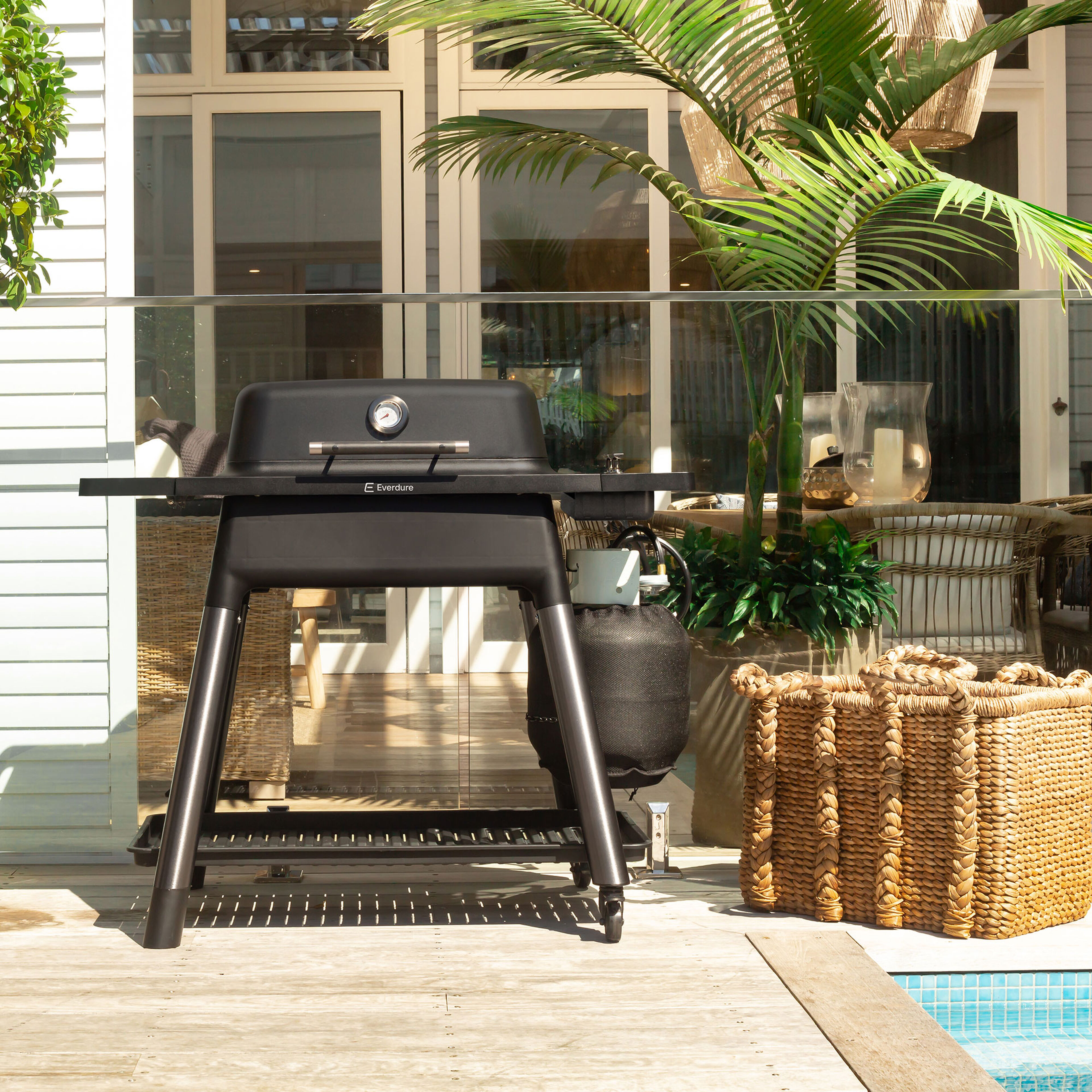 FORCE Gen III gassgrill med redskapssett, svart