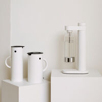 Stelton Brus – kuplavesikone, Soft White
