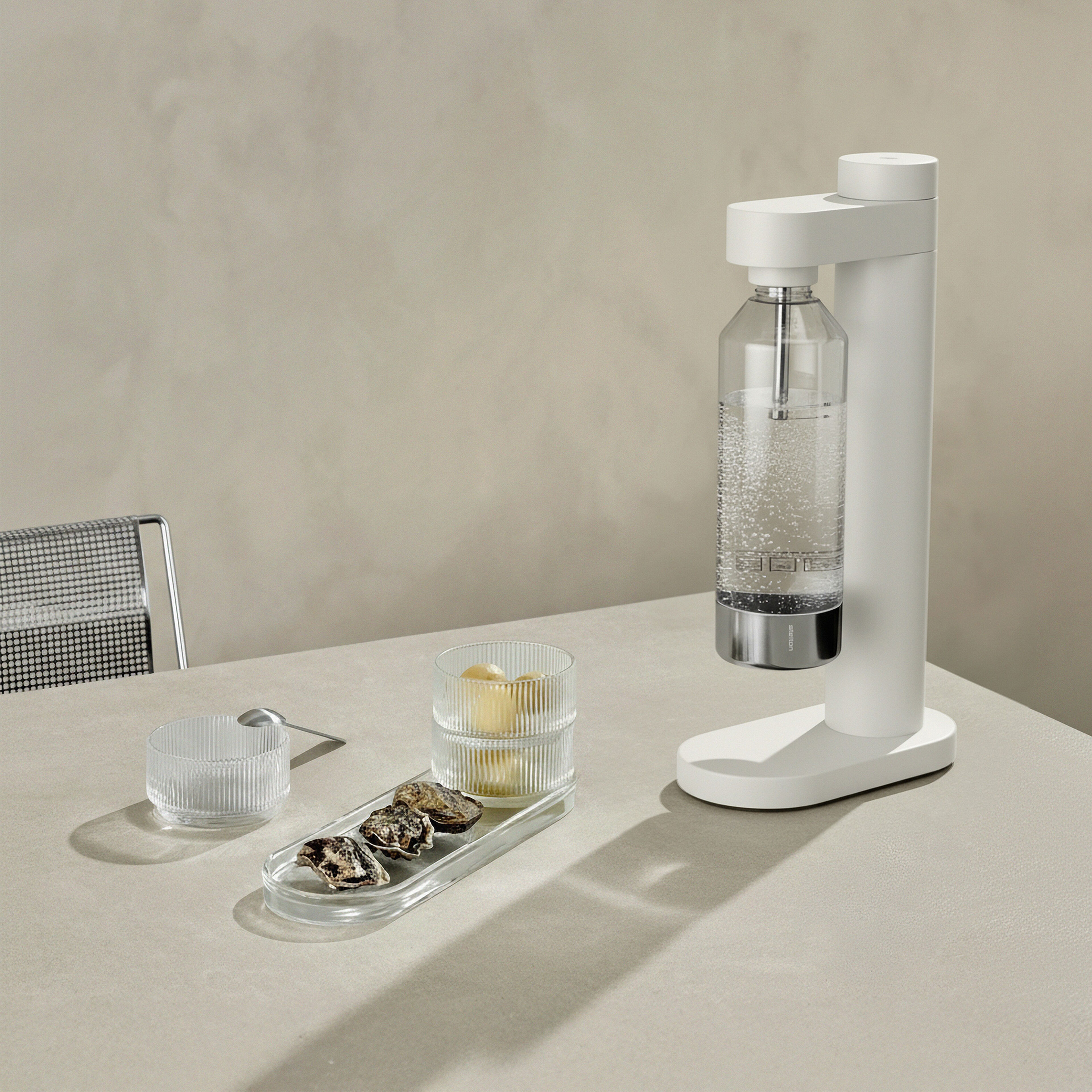 Stelton Brus – kuplavesikone, Soft White