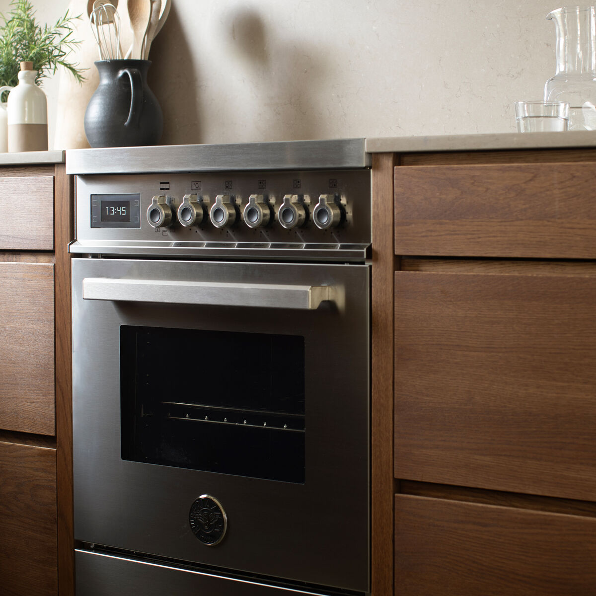 PRO64I1EXT2 Professional induktionsspis 60 cm med 4 zoner och 1 ugn, rostfritt stål