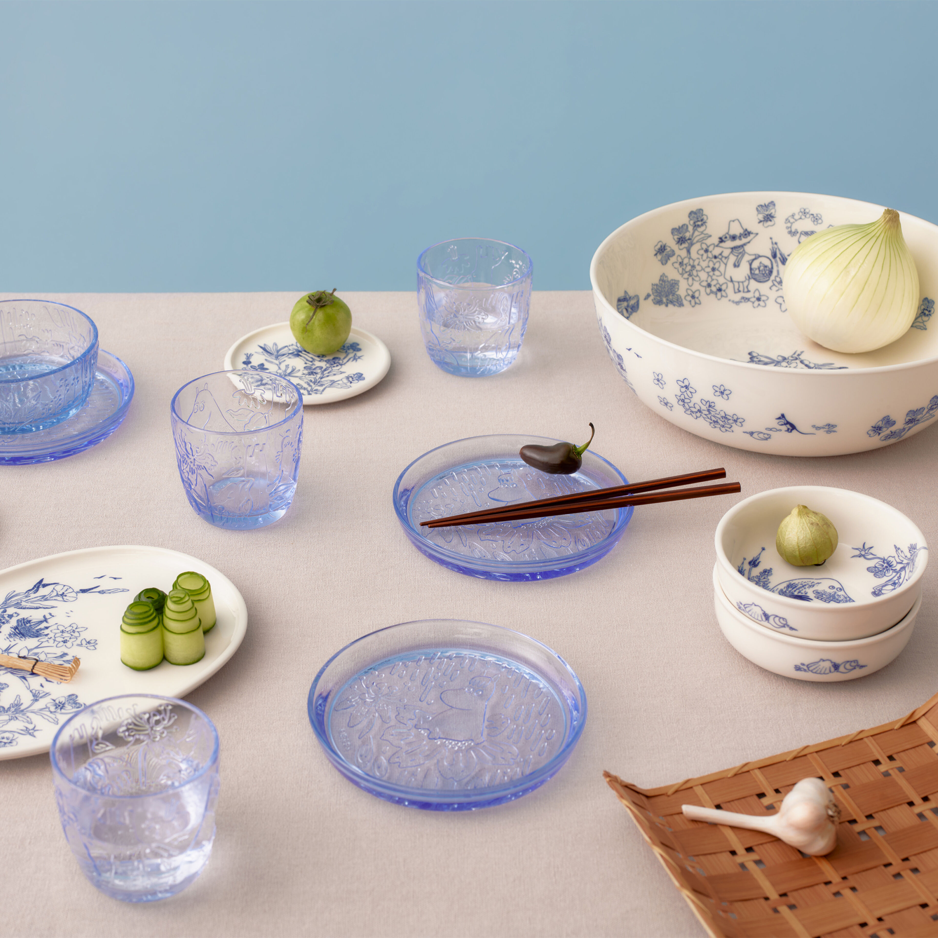 Mumin Haru serveringsskål 28 cm, blå/vit