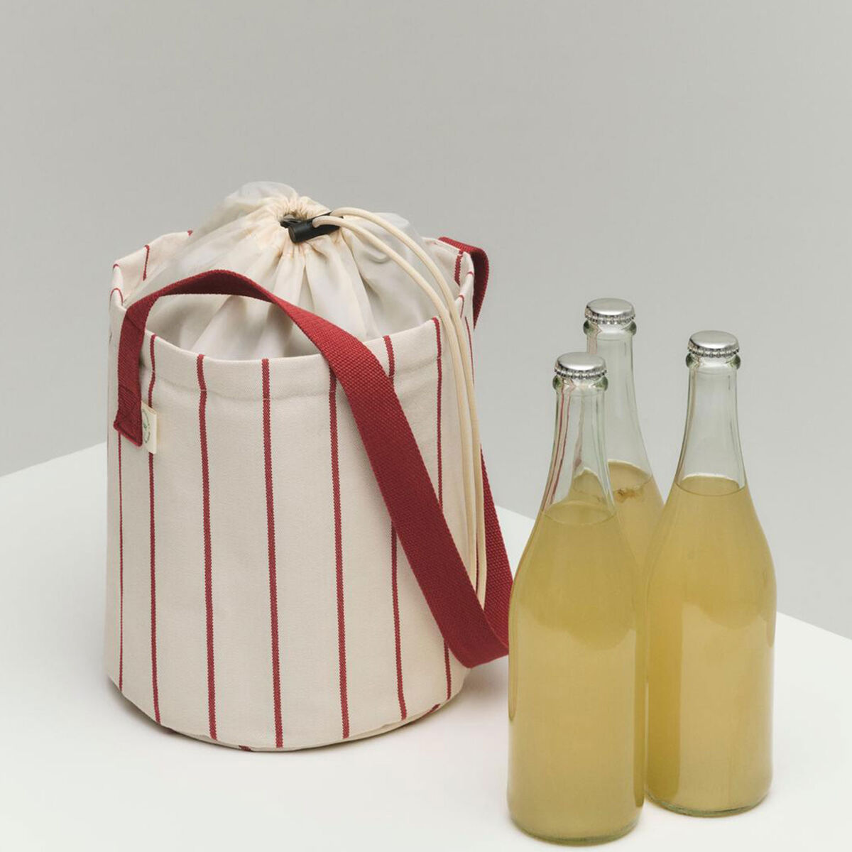 Outdoor Market flaskepose medium, beige