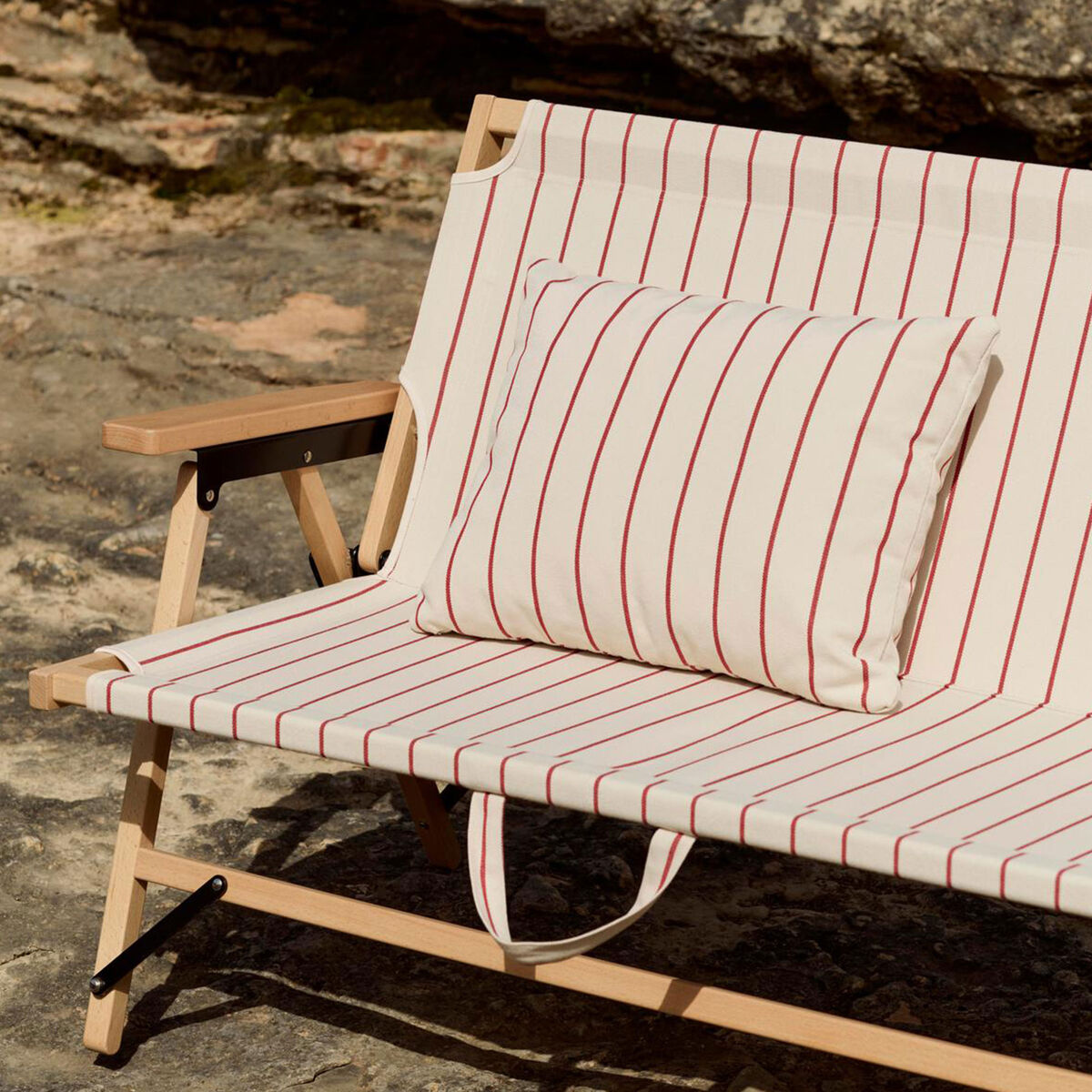 Outdoor Market pude 45×35 cm, beige/rød