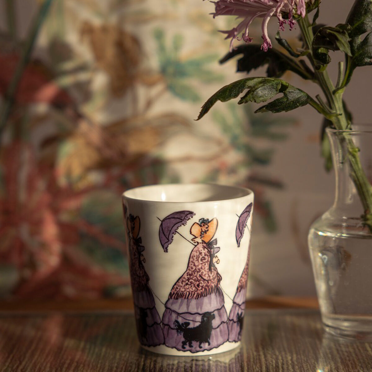 Elsa Beskow krus 28 cl, aunt lavender