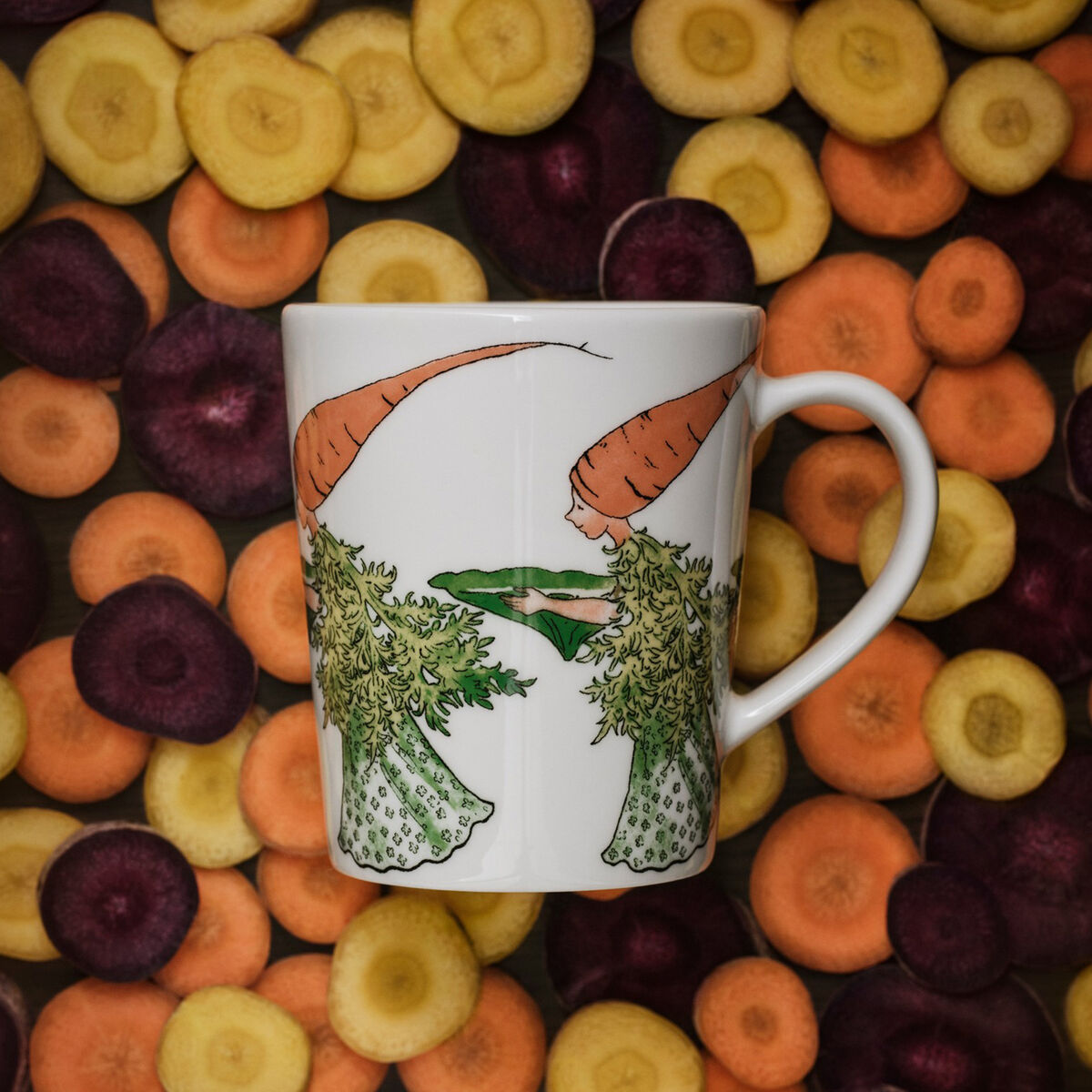 Elsa Beskow krus med hank 28 cl, carrot
