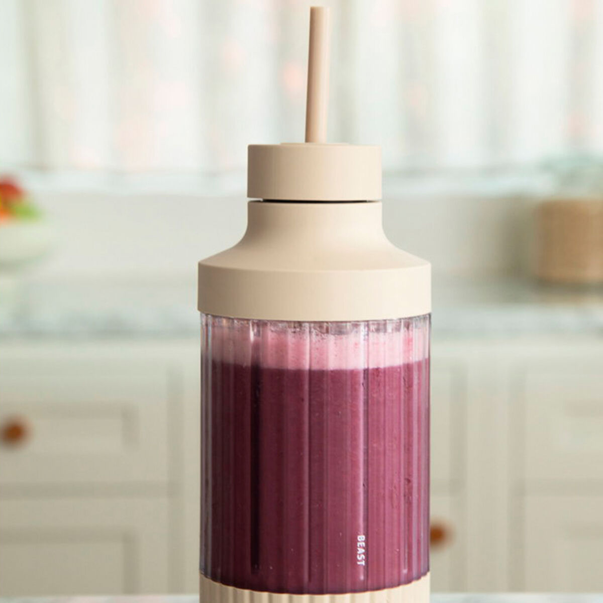 Beast Mighty Plus 850 blender, sand