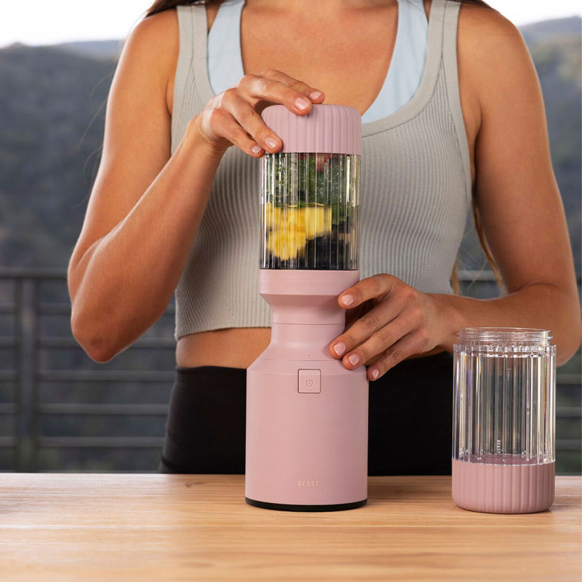 Beast Mighty Plus 850 blender, lila