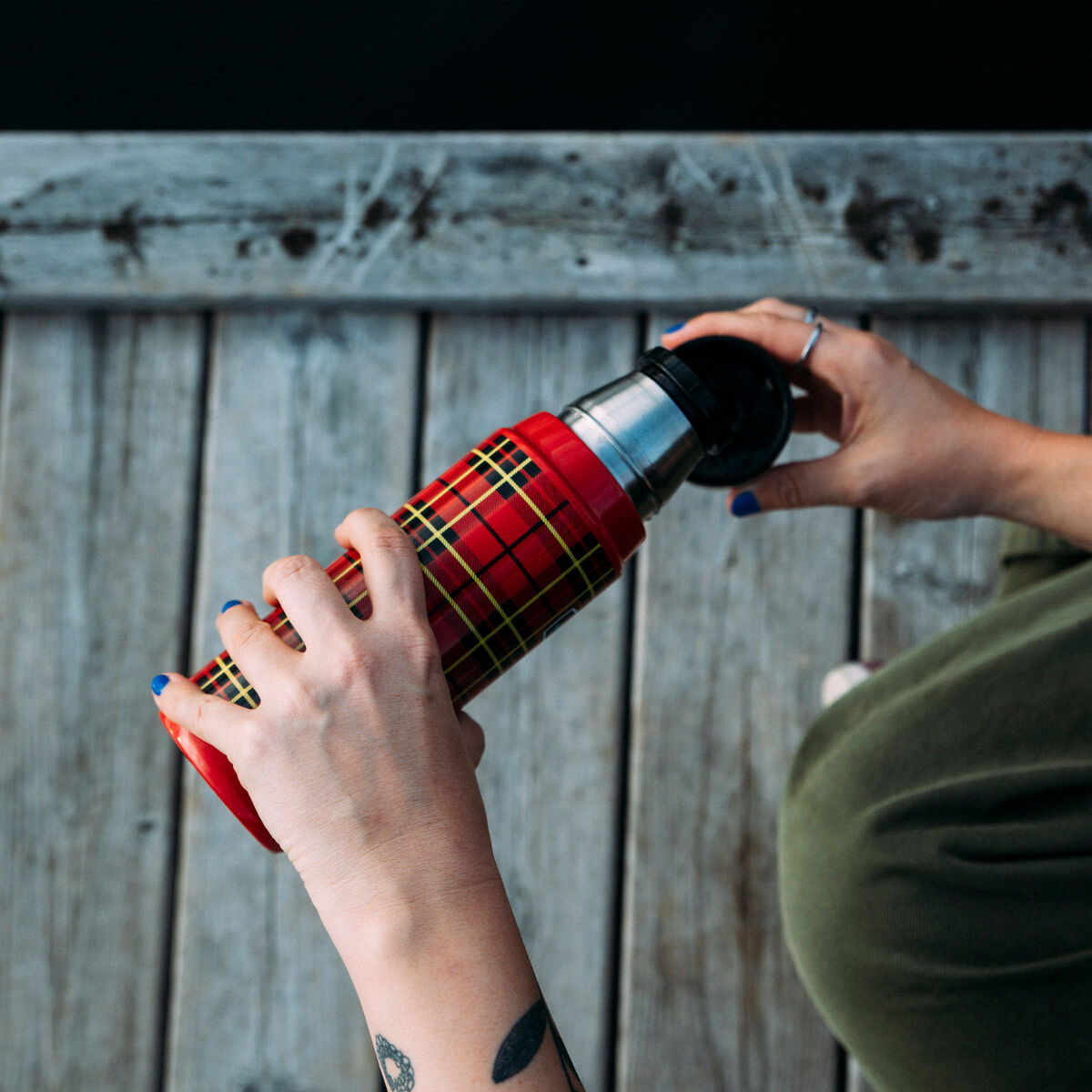 Thermos Jubileum termosflaska 0,5 liter, rödrutig