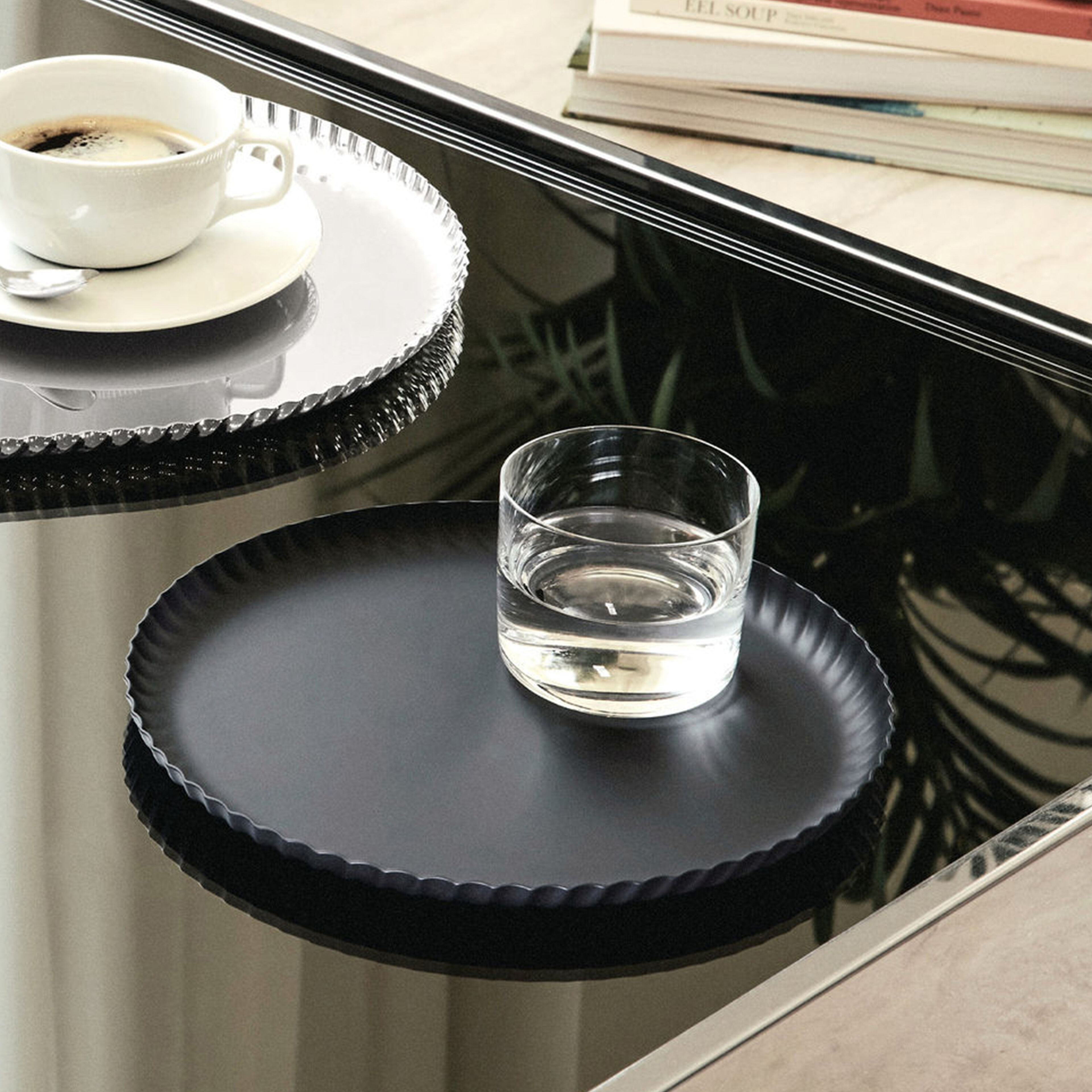 Alessi Pleats bricka 23 cm, svart