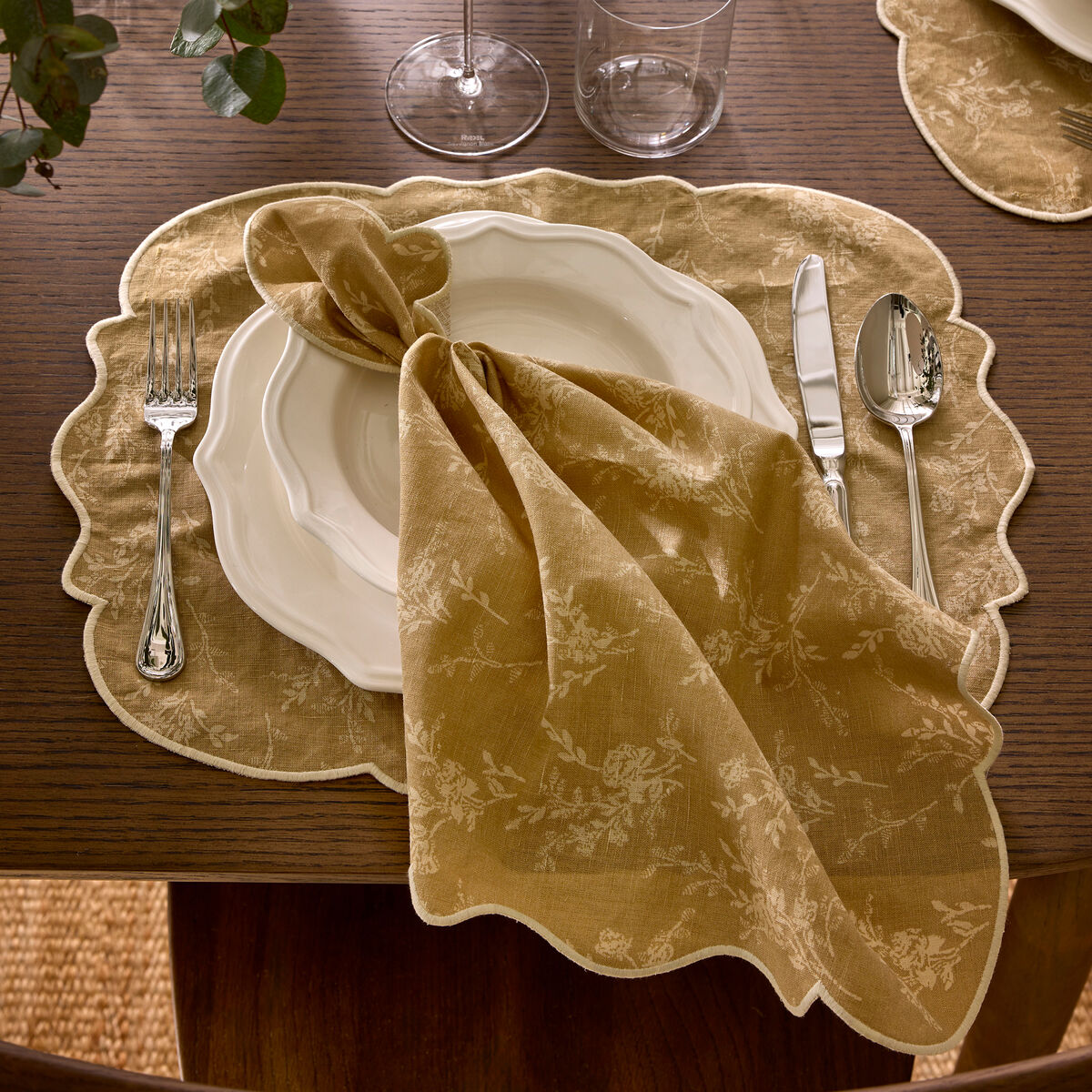 Decotique Gia dækkeserviet, blomst, 35 x 45 cm, 2-pak – beige