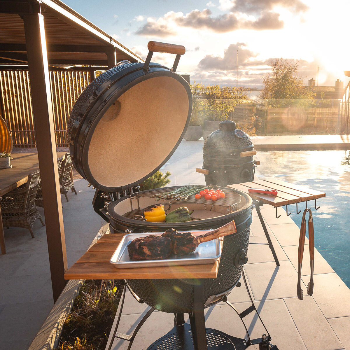 Kamado Sumo Maxi Gen 2 kamado-grill med Grillmesterens Rotisserie, grøn