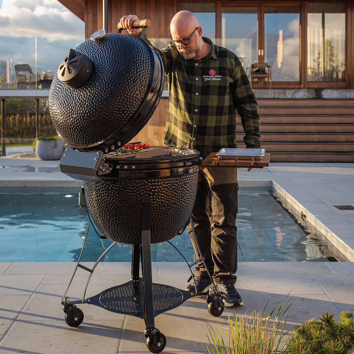 Kamado Sumo Maxi Gen 2 kamado-grill med tilbehørspakke, sort