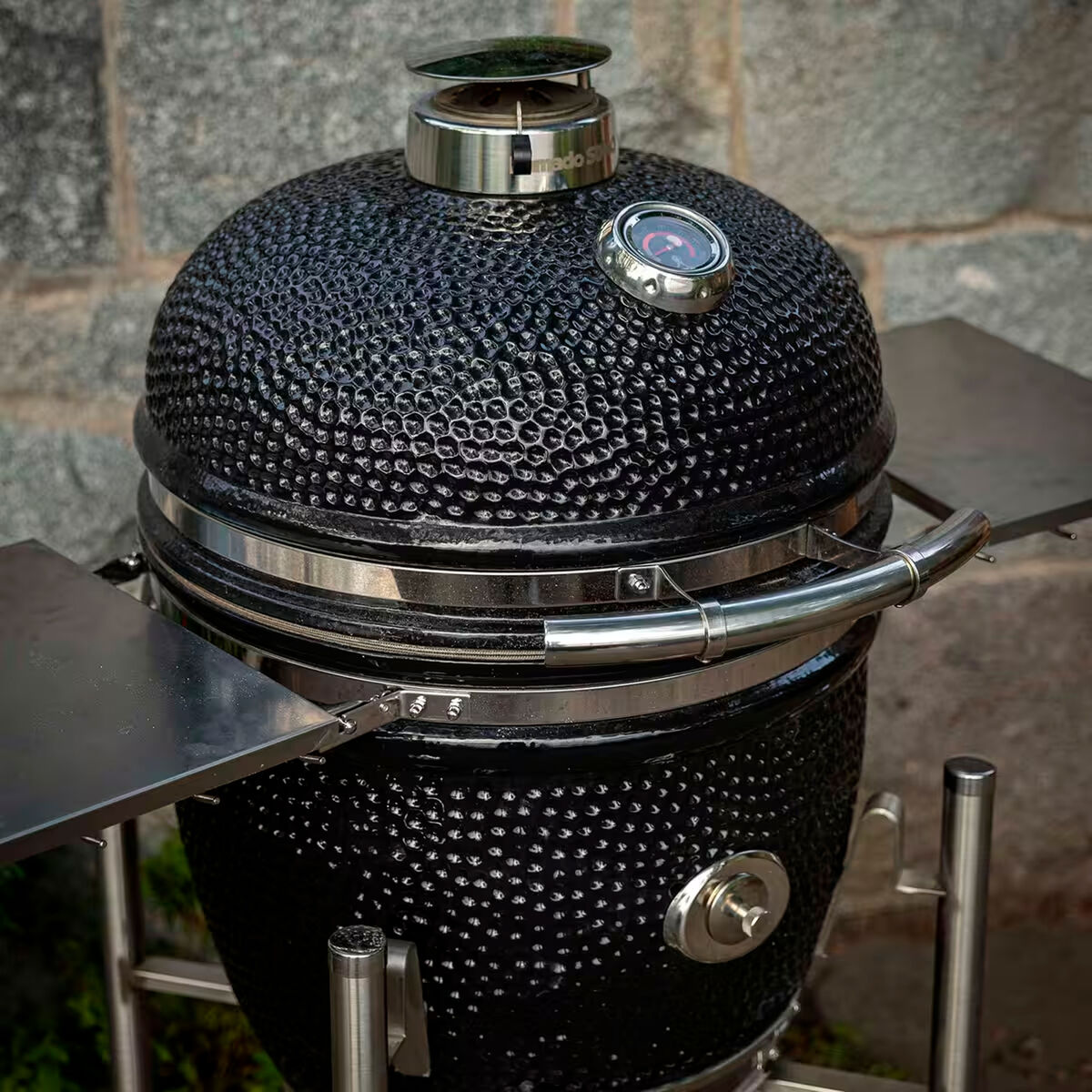 Kamado Sumo Signature Midi — kullgrill med Grillmaster Rotisserie og pizzaovn