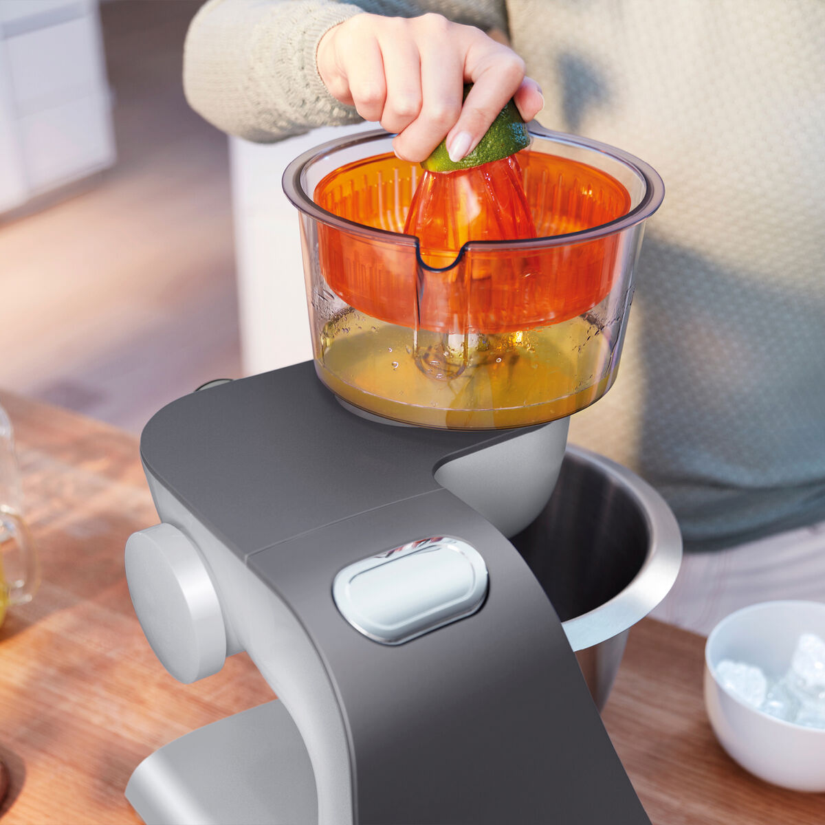 Bosch Serie 4 MUM58359 køkkenmaskine 3,9 l + ekstra tilbehør, sølv