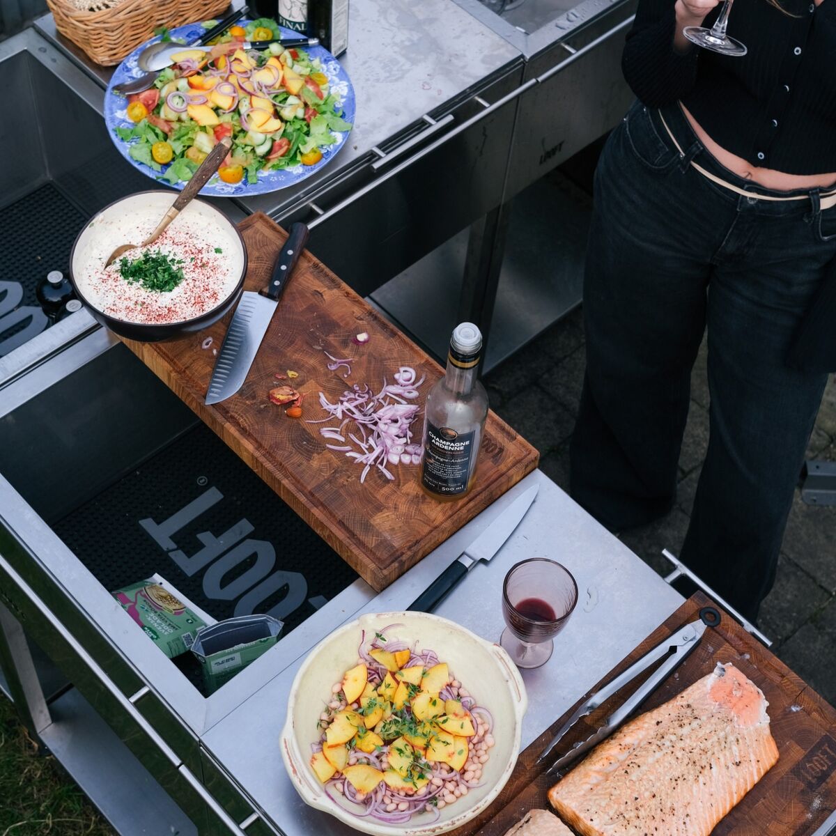 Utekjøkkenpakke L: kullgrill + 4 sidebord + vask, rustfritt stål