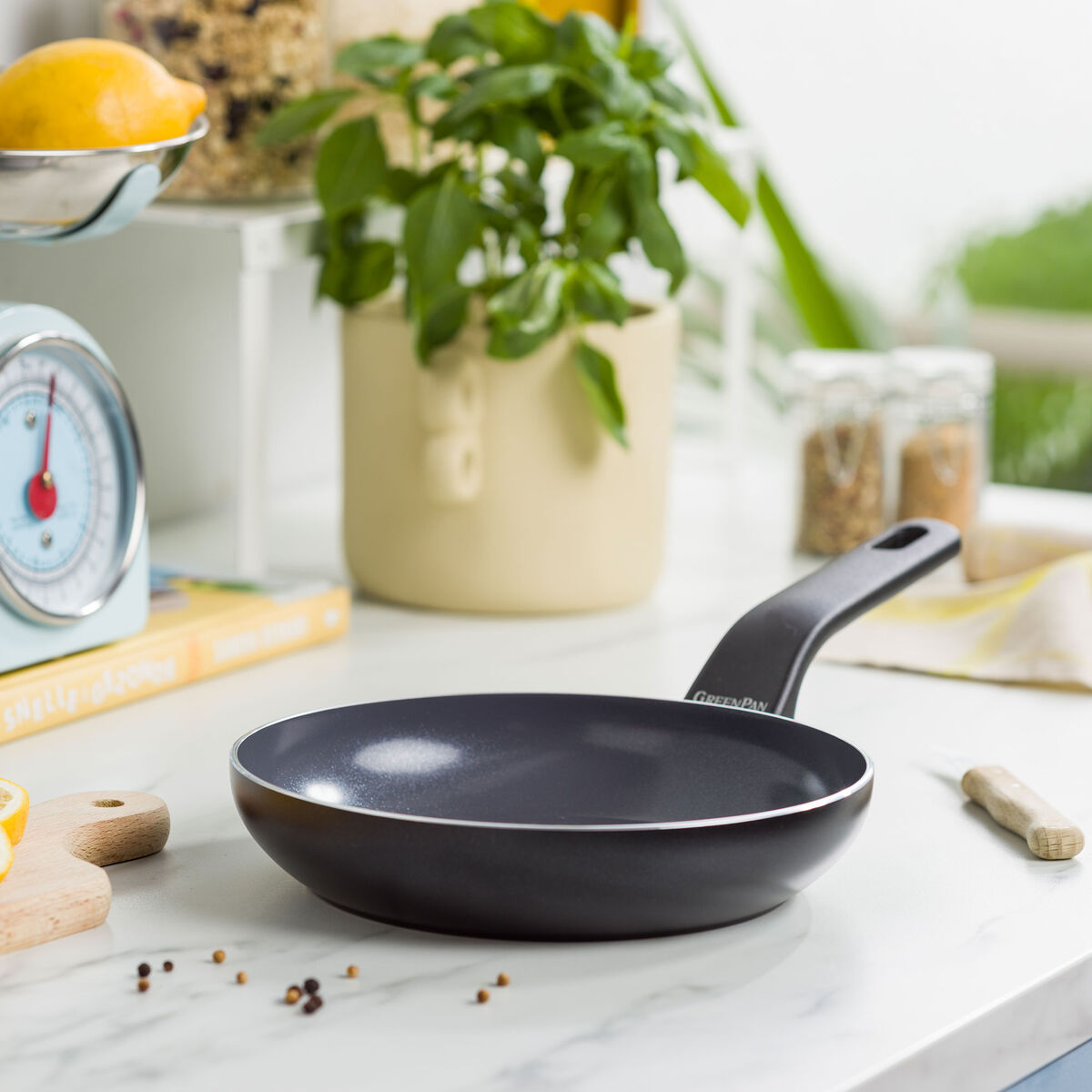 Essence stekpanna 28 cm, svart