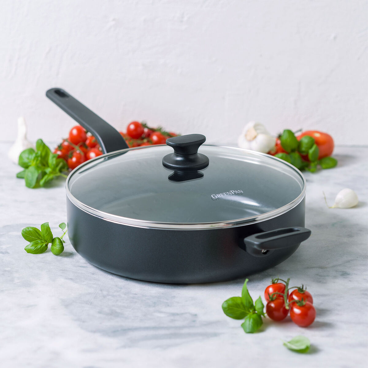 Essence stekpanna med lock 28 cm, svart