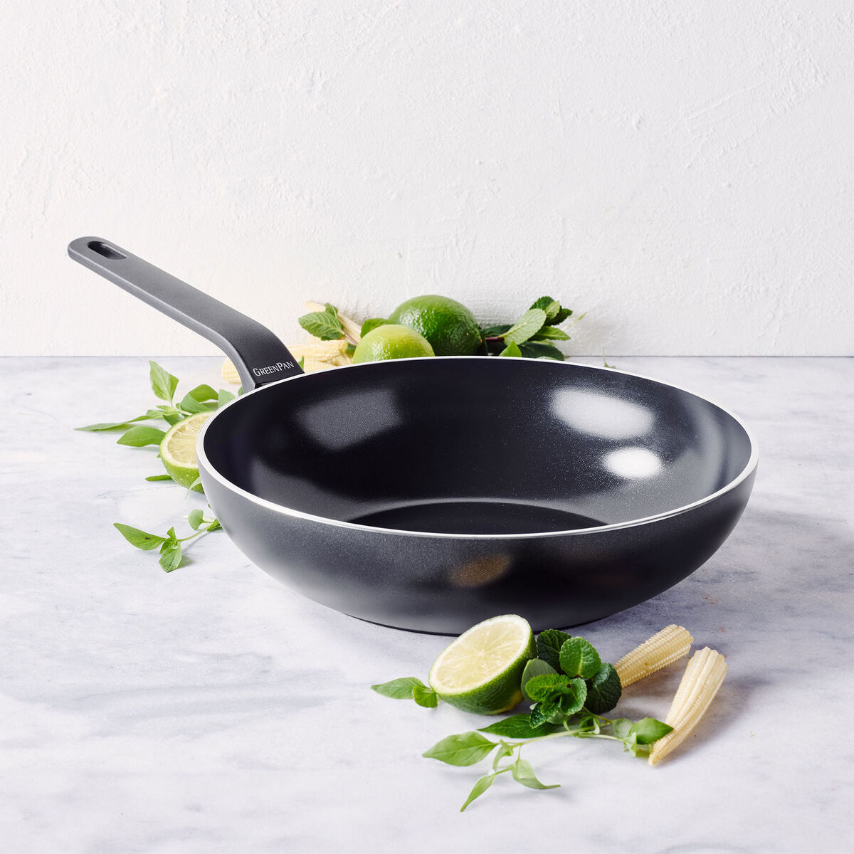 Essence wokpanna 28 cm, svart
