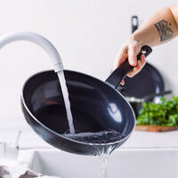 Essence wokpanna 28 cm, svart
