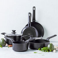 Essence stekpanneset 20 + 28 cm, svart